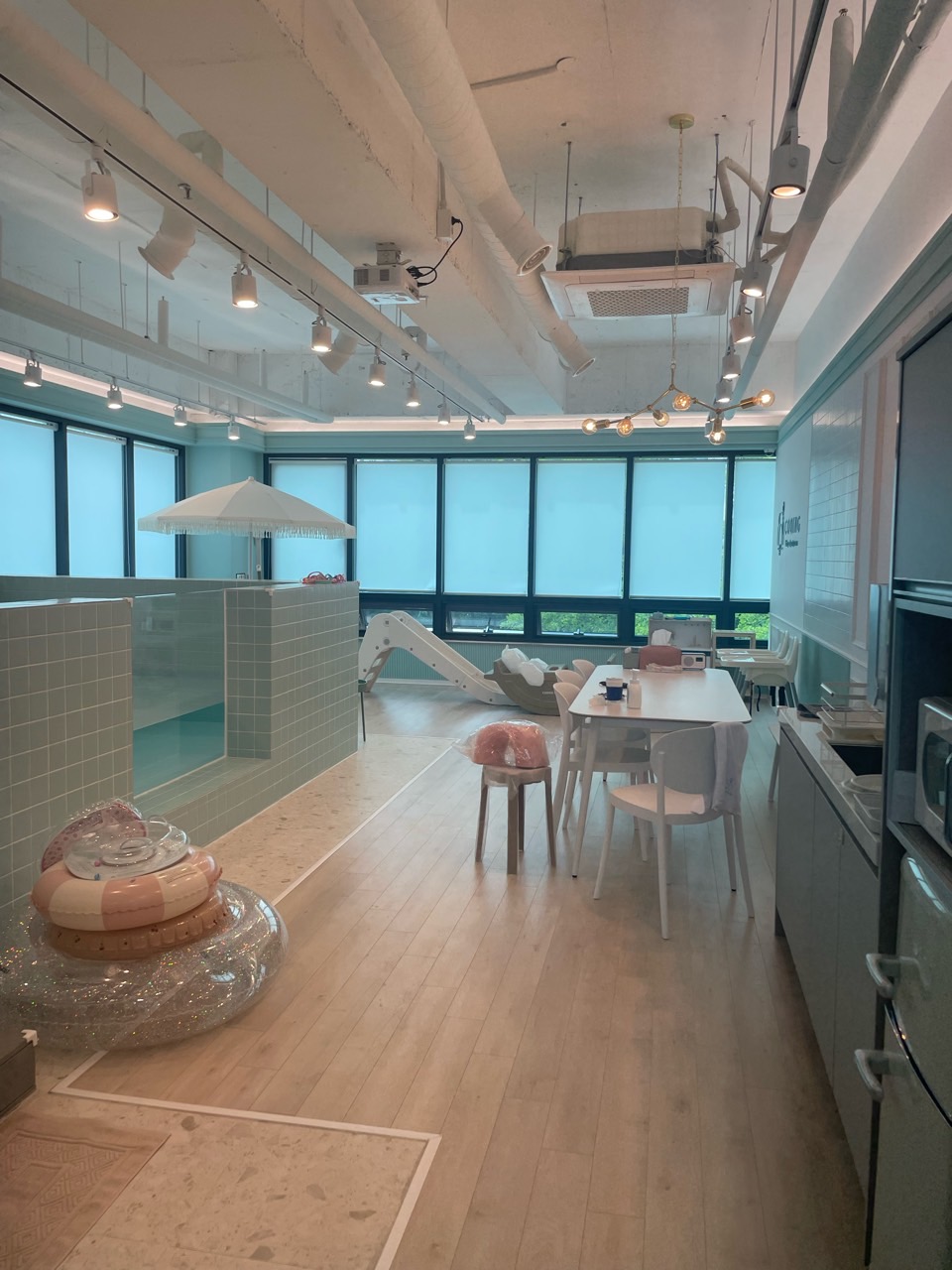 Cooing 키즈풀카페